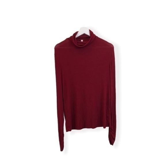 Fabletics Red Long Sleeve Turtleneck Top - Picture 2 of 7